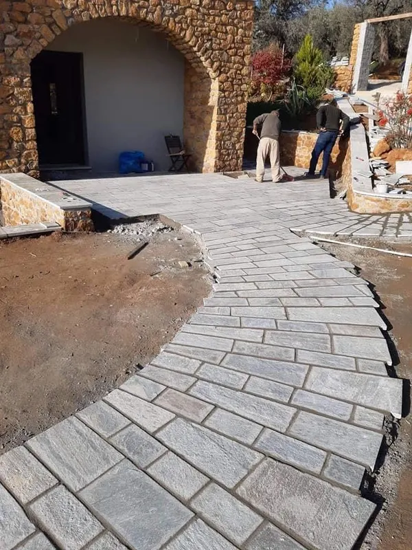 Grey Flagstone-Weg ochre arched villa construction — PelionStones.gr